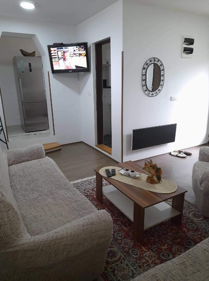 Stan Na Dan Gornji Milanovac-Centar-Nova Gradnja Apartment Exterior photo
